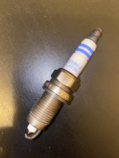 Bosch 8123 Spark Plug