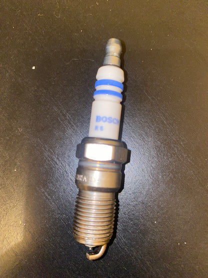 Bosch 8103 spark plug