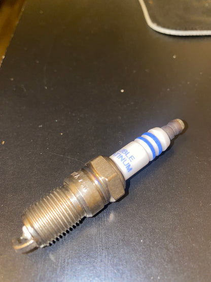 Bosch 8119 Spark Plug