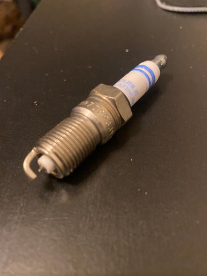 Bosch 8103 spark plug